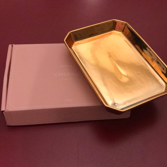 NIB!! Gold colored metallic tray! - Picture 3 of 3